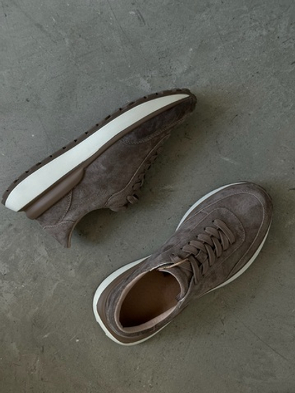 Кроссовки из натуральной замши