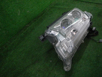 Битая Фара левая Toyota Land Cruiser 200 (2015-2021) LED