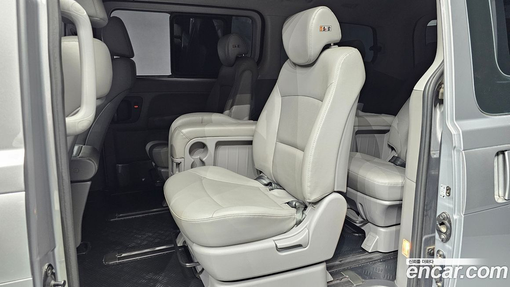 Hyundai The New Grand Starex Wagon 12인승 (06.2020)