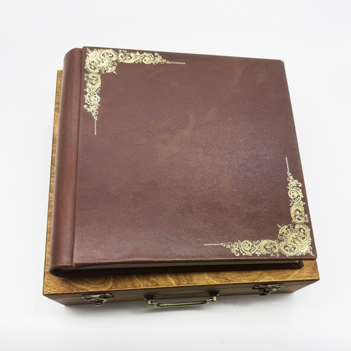 ФОТОАЛЬБОМ ИЗ КОЖИ "МОДЕРНО" - 30*30 В КЕЙСЕ ДЕРЕВО