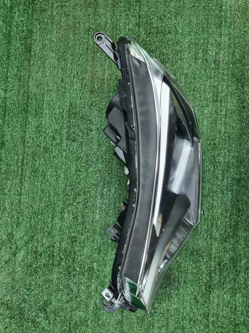 Фара левая Toyota Rav 4 CA40 (2015-2019) LED