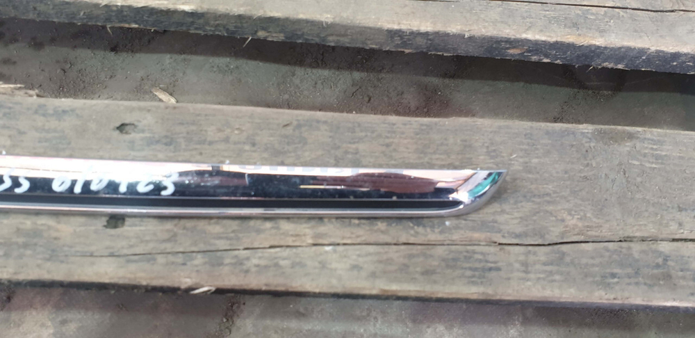 Молдинг решетки радиатора Mercedes E (W213) 16-20 Б/У Оригинал A2138880173