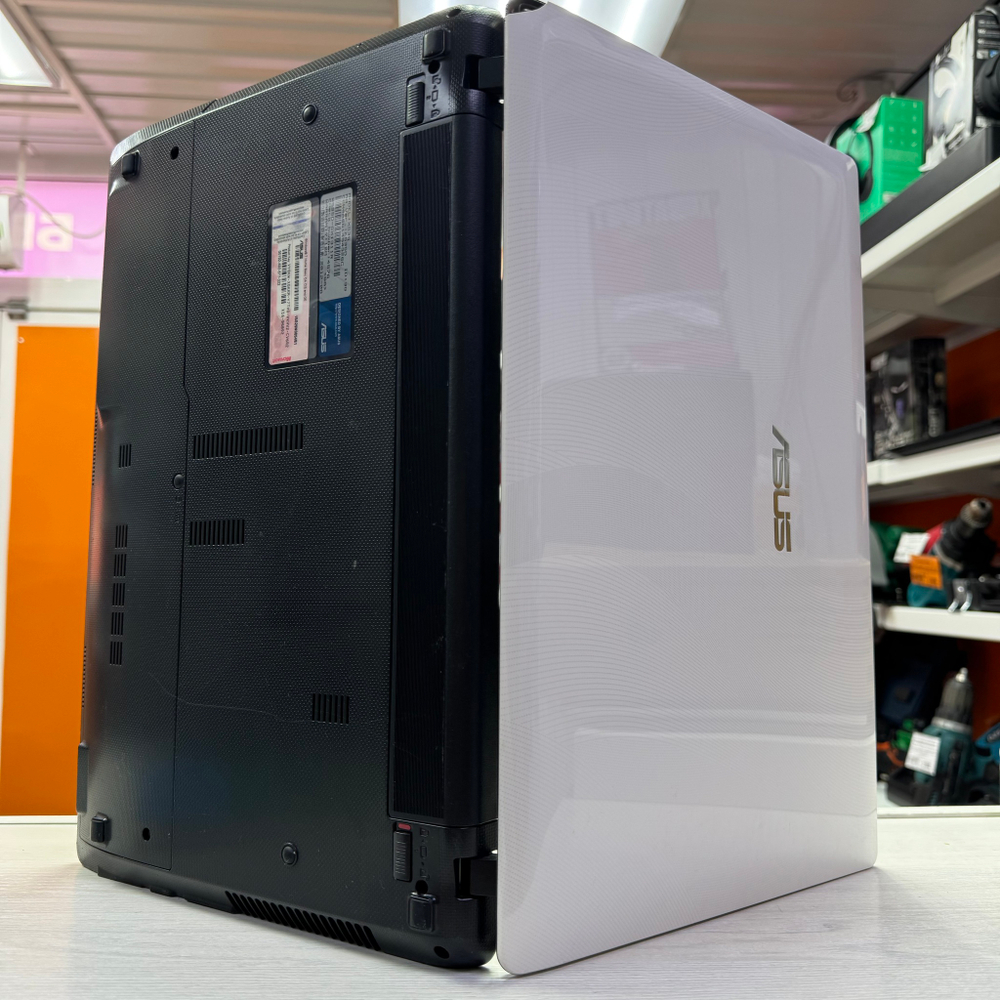 Ноутбук ASUS X53SD-SX1311R