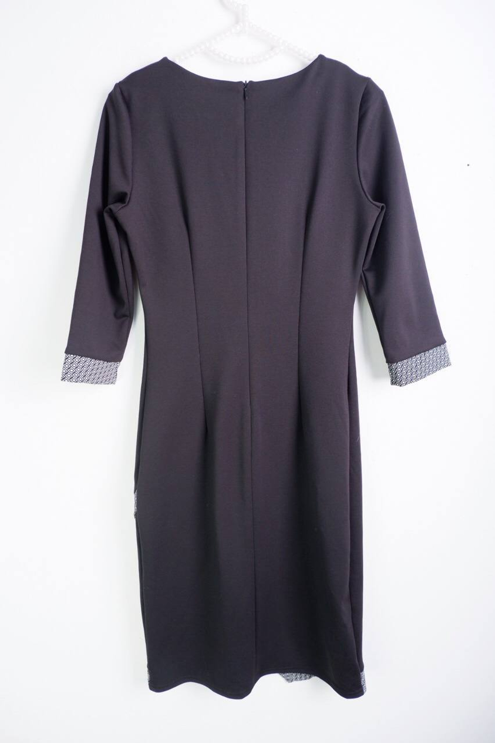 Платье для офисного гардероба, визуально 44 размер