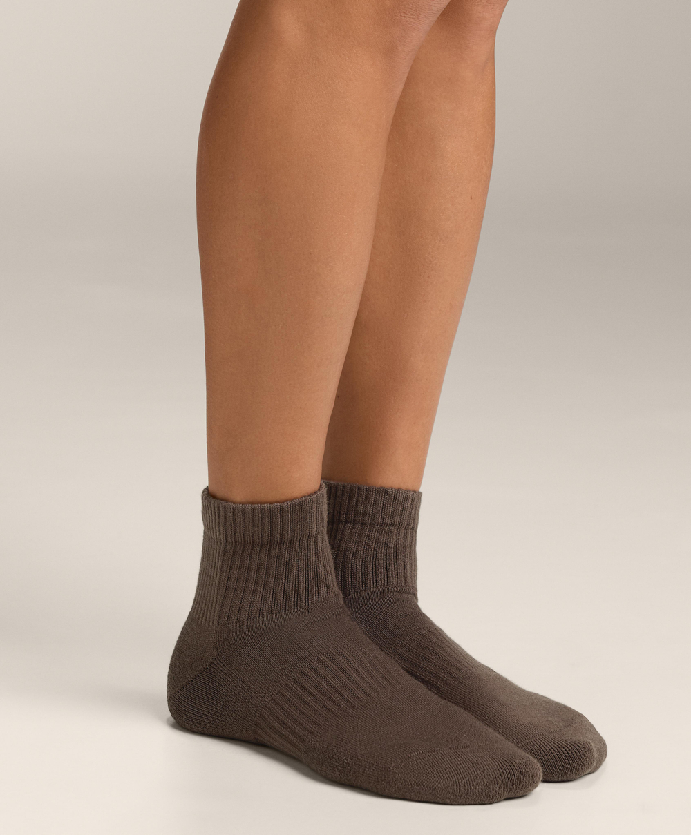 OYSHO Три пары спортивных носков-сникеров с язычком из смесового хлопка, коричневый меланж