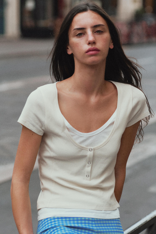 ZARA ФУТБОЛКА С ЭФФЕКТОМ МНОГОСЛОЙНОСТИ, ЭКРЮ