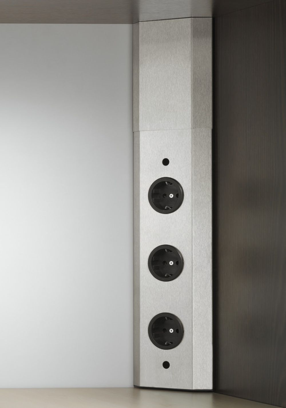 Розетка угловая (3 EURO), сталь