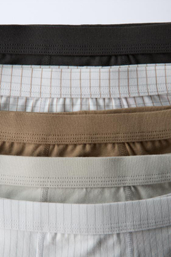 ZARA НАБОР ИЗ ПЯТИ ТРУСОВ-БОКСЕРОВ В ПОЛОСКУ И В КЛЕТКУ, СЕРЫЙ