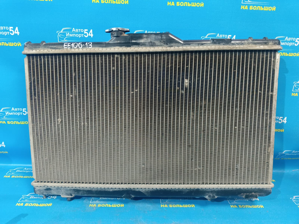 Радиатор двигателя TOYOTA MARINO 1992