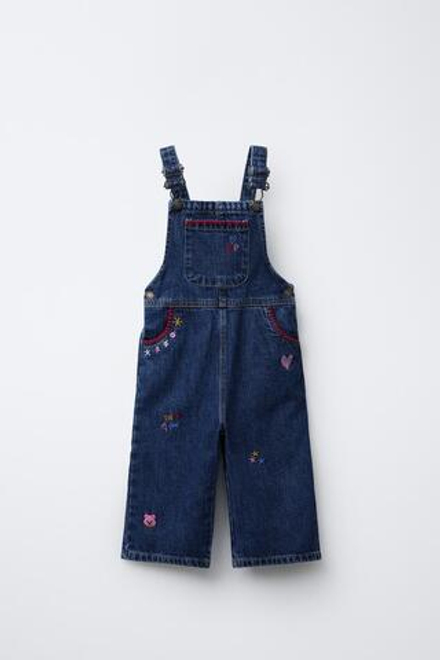 ZARA ДЖИНСОВЫЙ КОМБИНЕЗОН С КОНТРАСТНОЙ ВЫШИВКОЙ, СИНИЙ