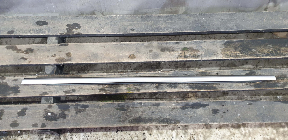 Молдинг двери задней левой Mercedes E (W213) 16-нв Б/У Оригинал A2137300124