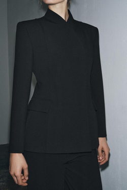 ZARA ПРИТАЛЕННЫЙ БЛЕЙЗЕР ИЗ КОЛЛЕКЦИИ ZW, ЧЕРНЫЙ