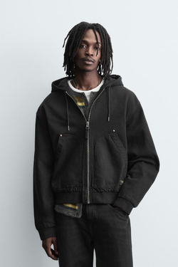 ZARA СТЕГАНАЯ КУРТКА С КАПЮШОНОМ, ЧЕРНЫЙ