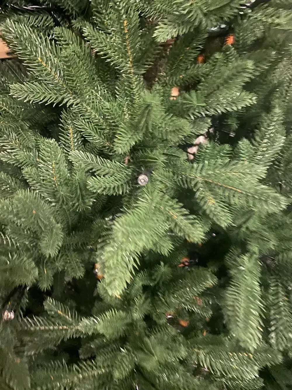 Елка с гирляндой встроенной «Престиж» (Литая хвоя) 2,5 м