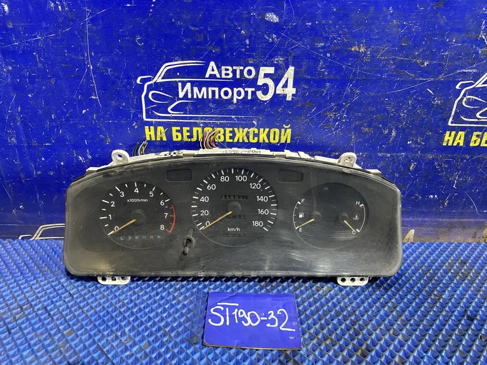 Щиток приборов TOYOTA CORONA 1993