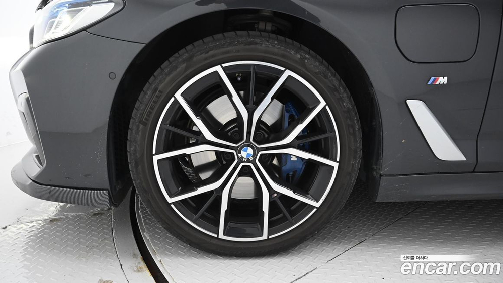 BMW 5 Series (G30) 530e M Sports (05.2021)