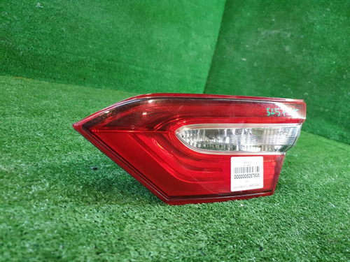 Фонарь правый внут Toyota Camry xv70 17-нв галоген