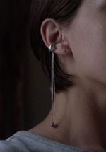 Кафф массивный с цепями и белой жемчужиной