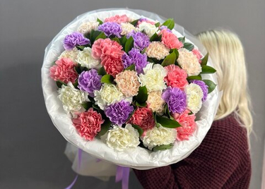 Сезонные цветы: какие букеты дарить в разное время года