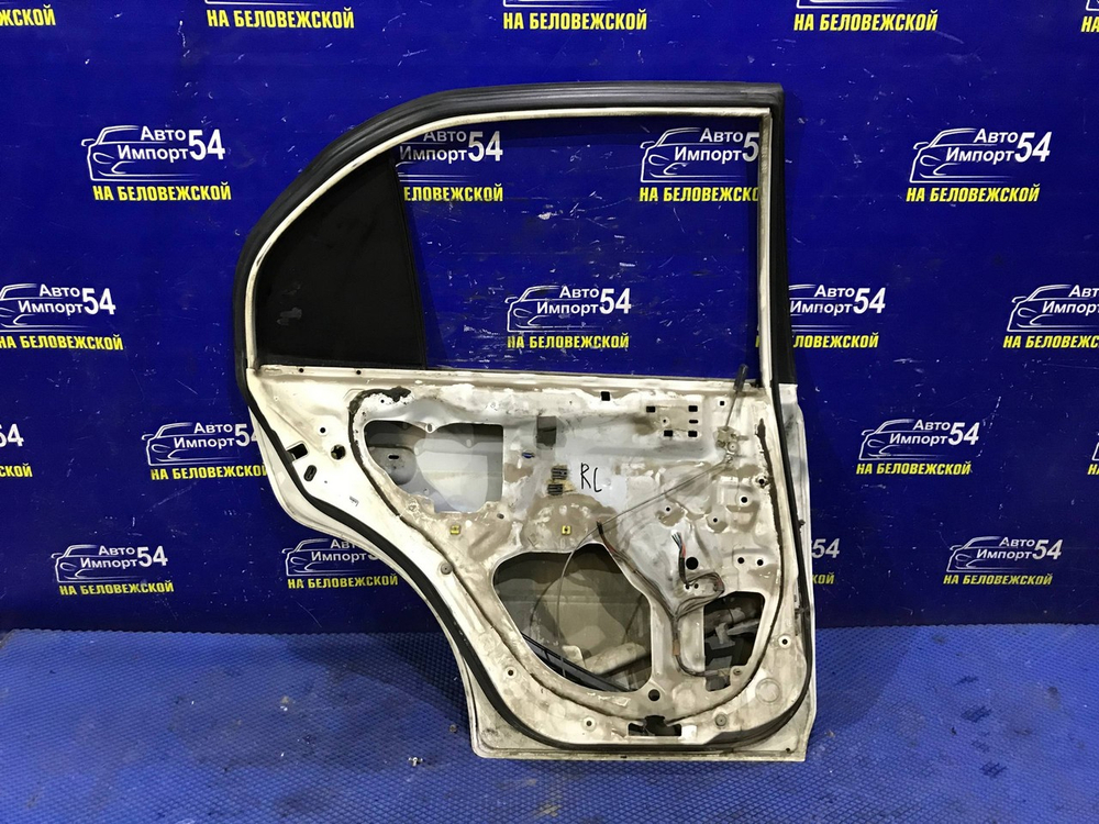 Дверь задняя левая TOYOTA CORSA 1997