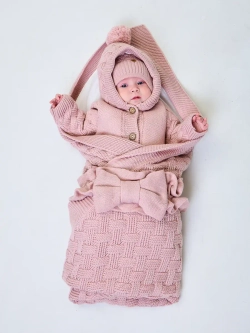 Конверт на выписку для новорожденных вязаный