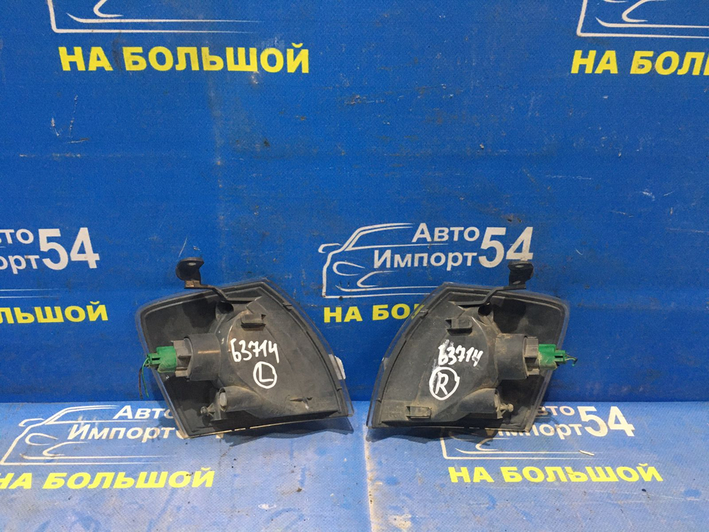 Габарит левый MAZDA DEMIO 1999-2002