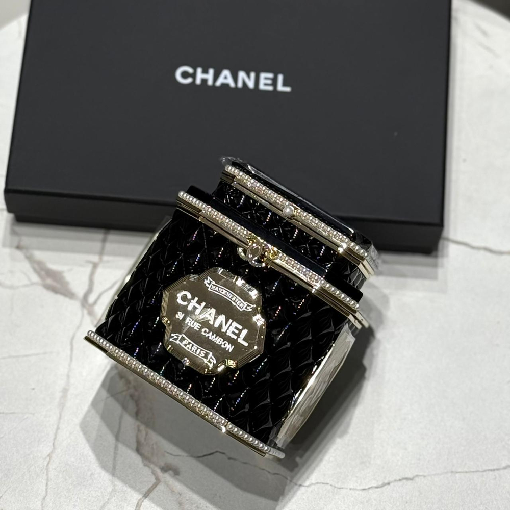 Аксессуар Chanel