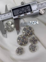 Пуговицы серебристые полупрозрачные с серыми квадратными деталями и стразами