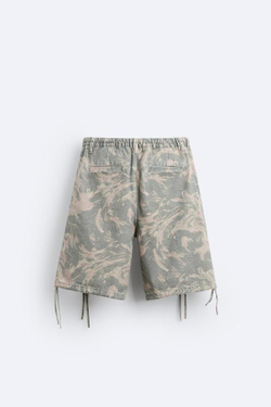 ZARA ШОРТЫ КАРГО ИЗ ТКАНИ С ЭФФЕКТОМ ПОТЕРТОСТИ И ПРИНТОМ, СЕРЫЙ