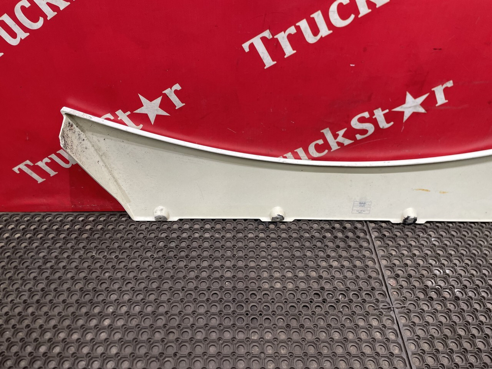 Спойлер кабины верхний