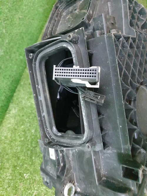Битая Фара правая Mercedes GLC X253 (2015-2019) LED