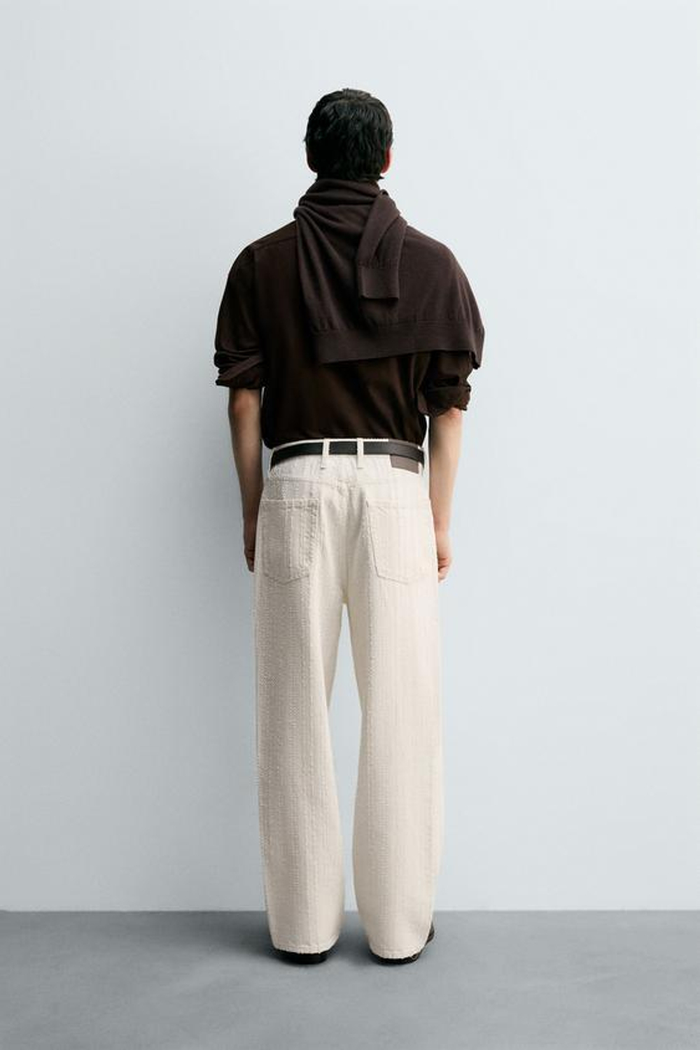 ZARA ДЖИНСЫ В ПОЛОСКУ С РЕЛЬЕФНЫМ УЗОРОМ, ЖЕЛТОВАТО-БЕЛЫЙ