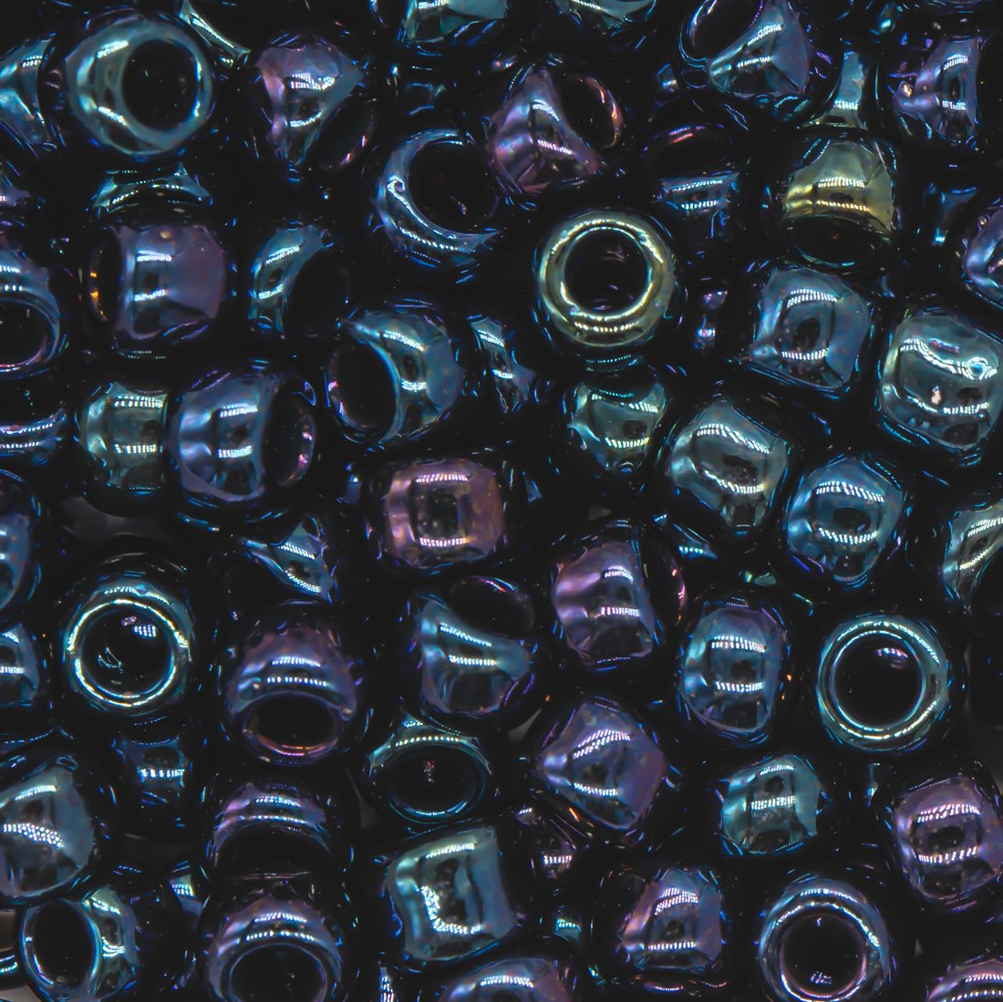 Японский бисер TOHO Round 6/0 (№82), металлизированный, непрозрачный глянцевый