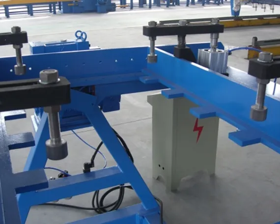 Машина для сборки вертикальных диафрагм коробчатых балок, INTEGRAL