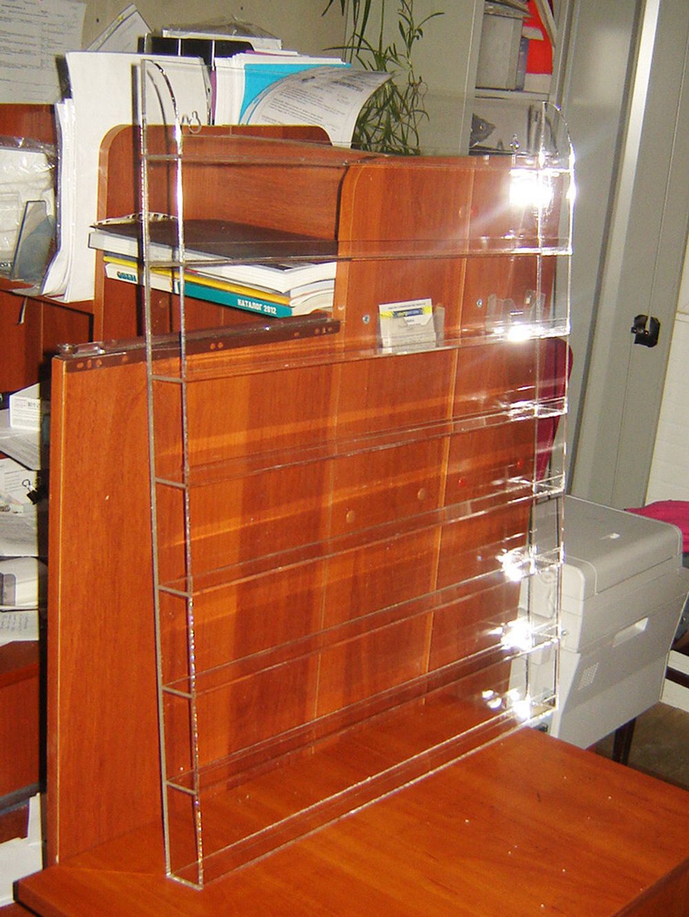 Стенд под лаки 620х45х748 мм восьмиярусный