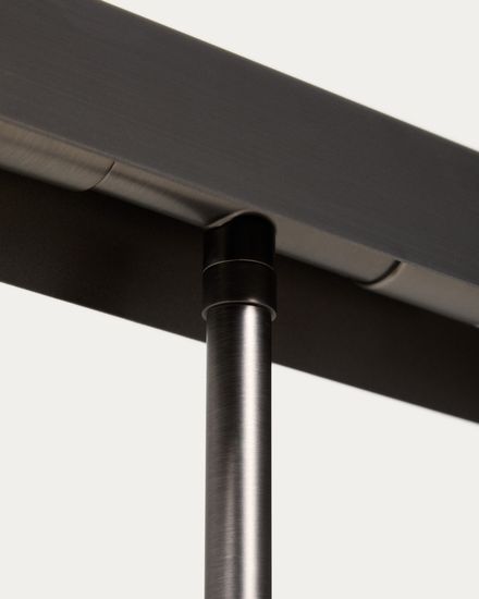 Торшер Lynor из черного металла с основанием из черного мрамора