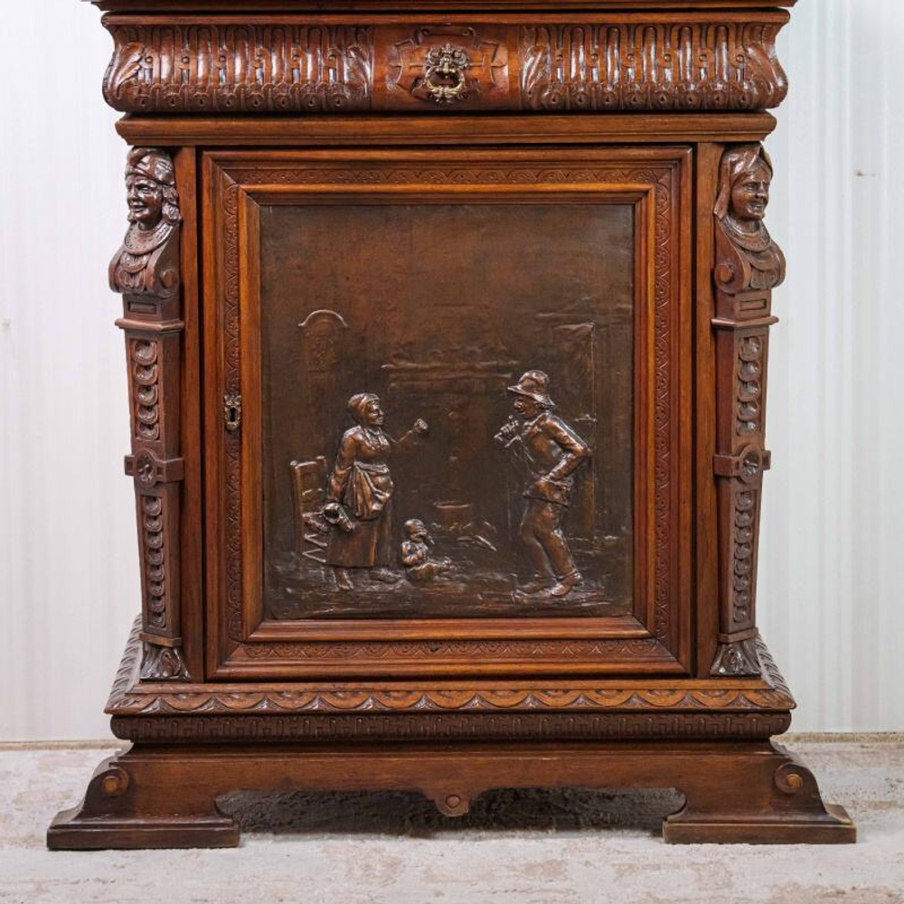 Резной буфет в стиле Ренессанс