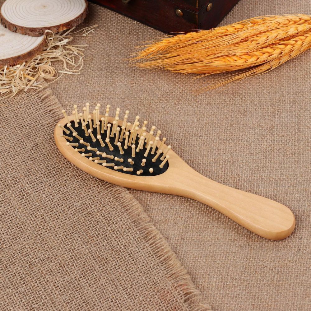 Расчёска массажная Queen fair, цвет светлое дерево