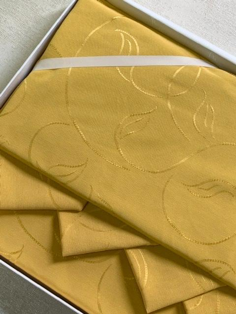 Скатерть 170х280 и 12 салфеток Gamba 9259 Oro золотая