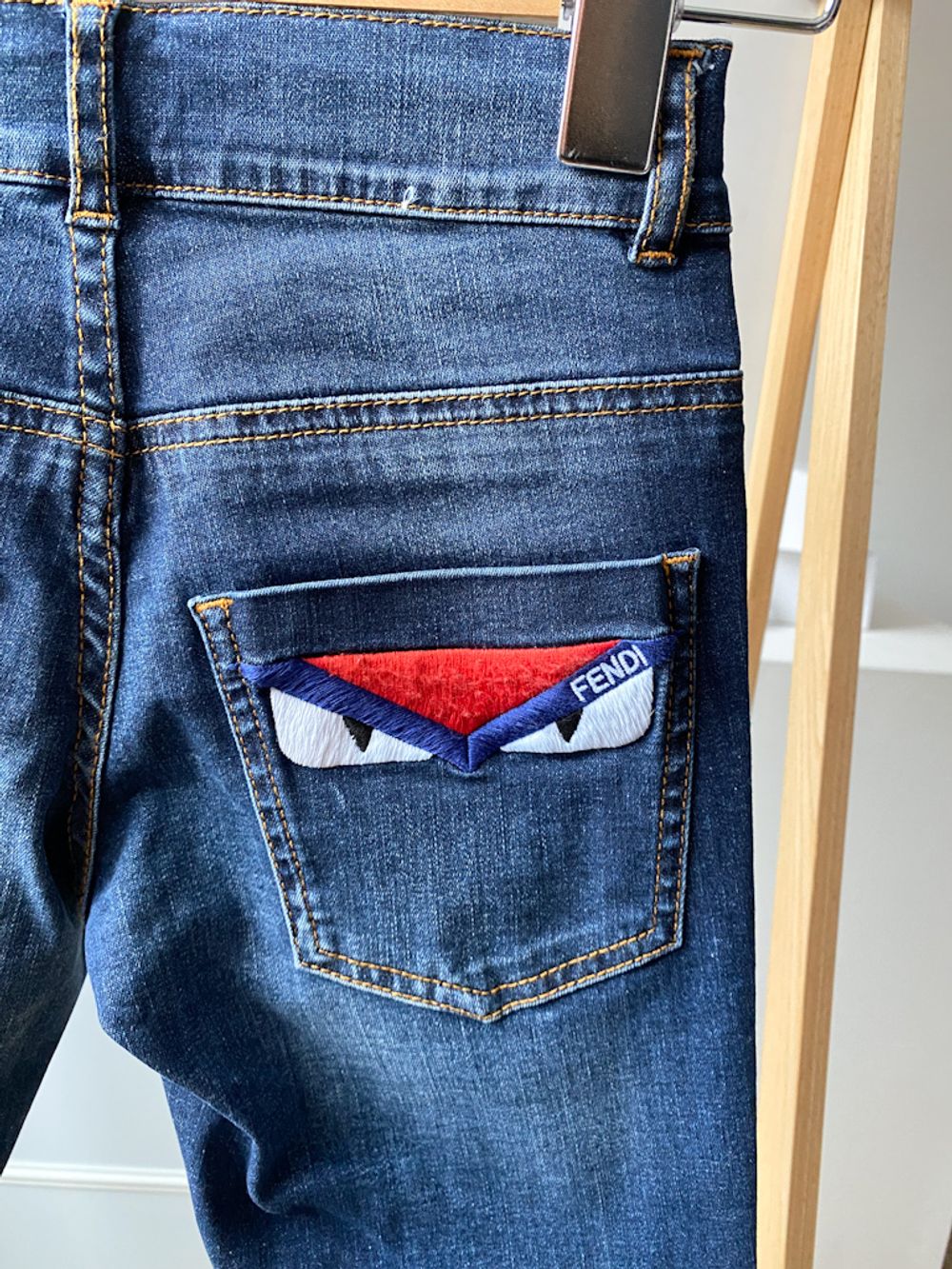 Новые джинсы Fendi, 116