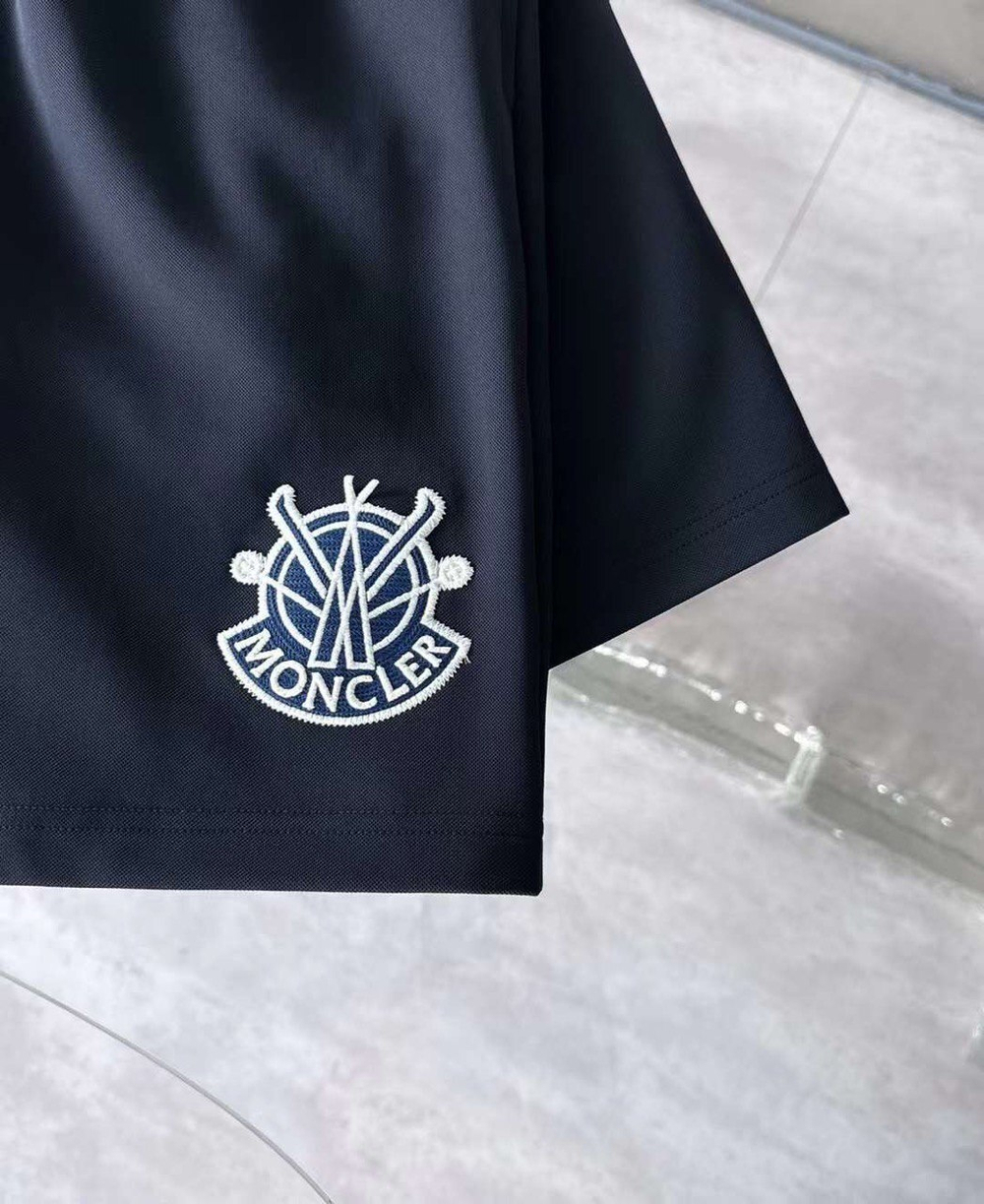 Шорты Moncler