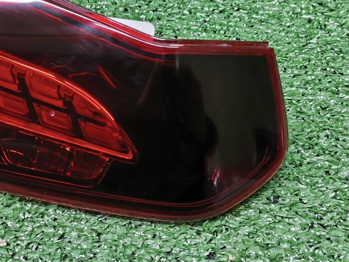 Фонарь левый внутренний Mercedes E W213 (20-23)