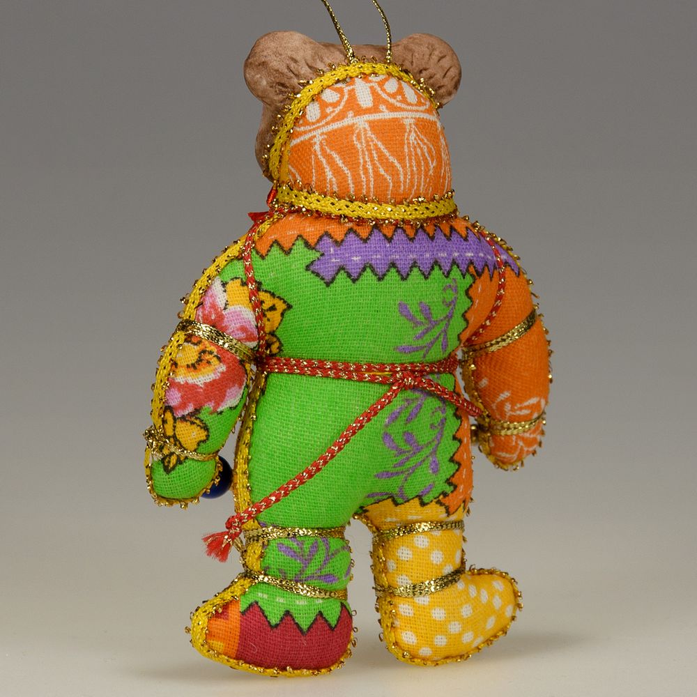 Ёлочная игрушка Медвежонок двухцветный с бусами