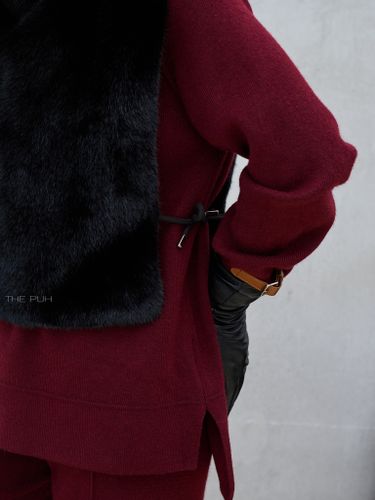 Черная манишка из эко-меха с завязками