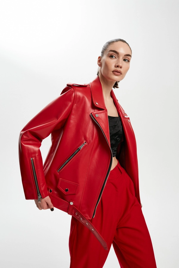 Косуха medium красная плотная кожа