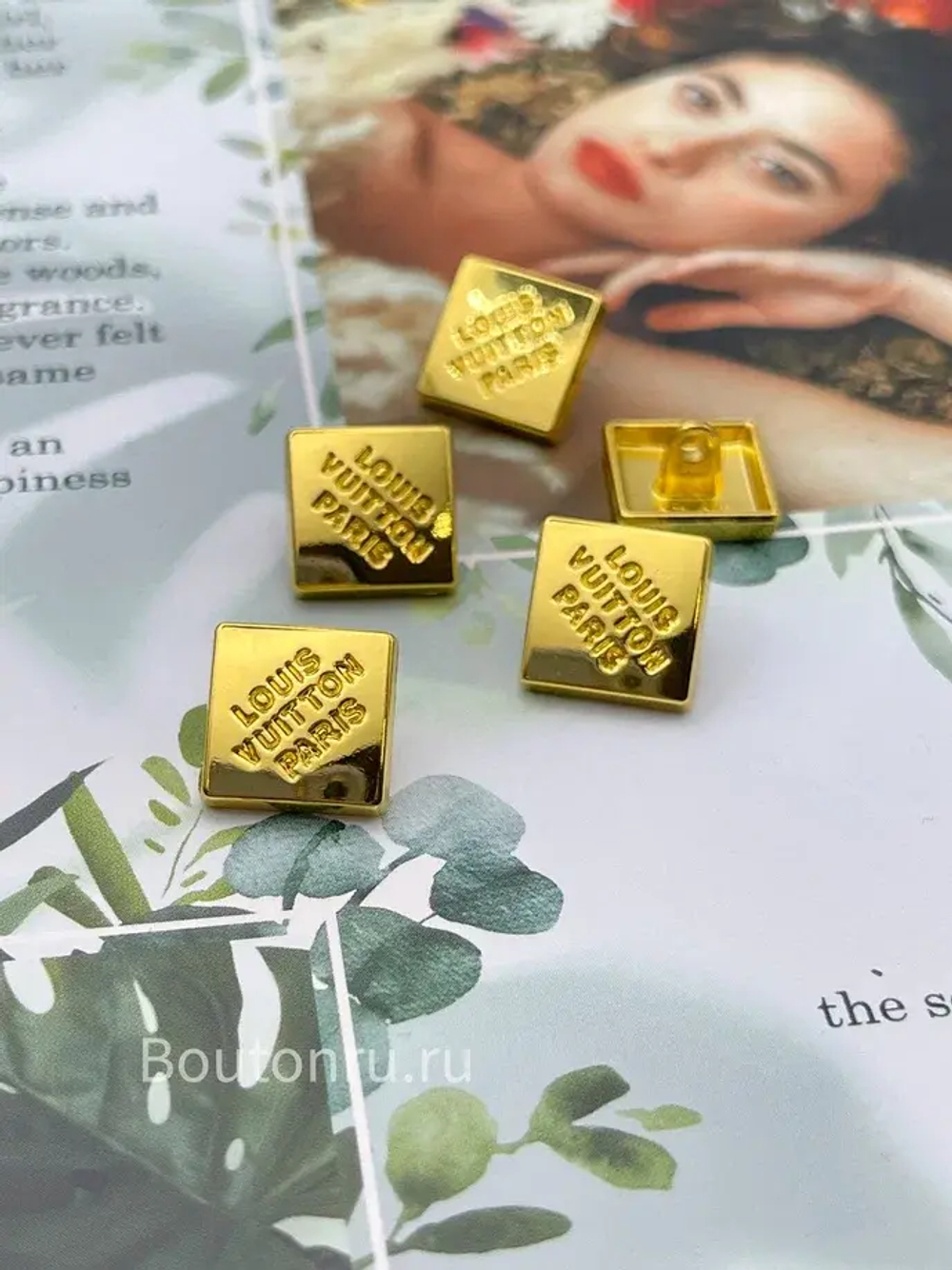 Пуговицы ЛВ квадратные золотые