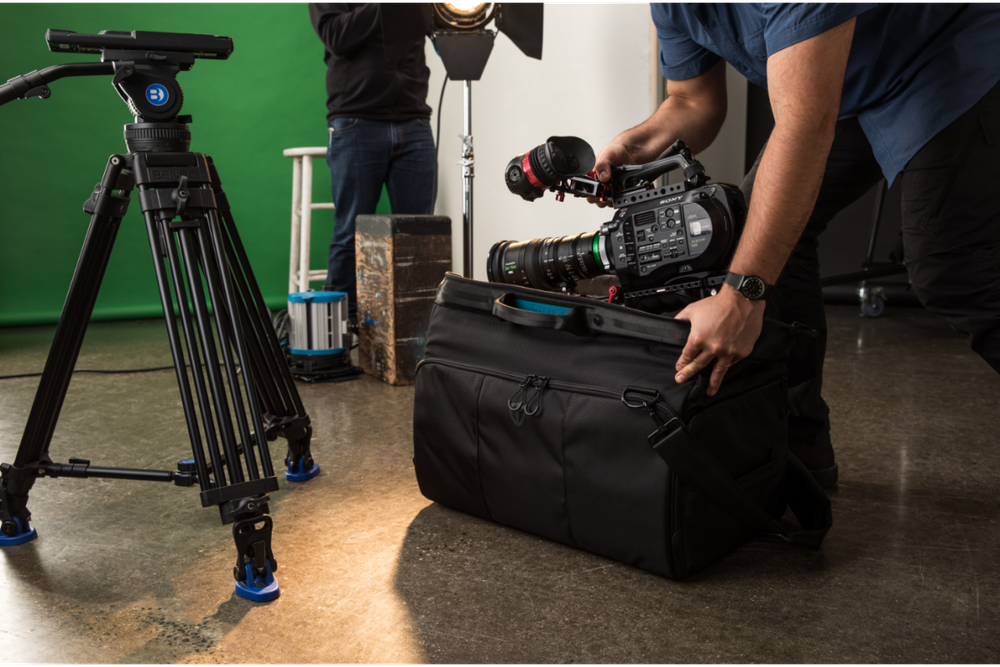 Сумка Tenba Cineluxe Shoulder Bag 21 Hightop для видео и фототехники