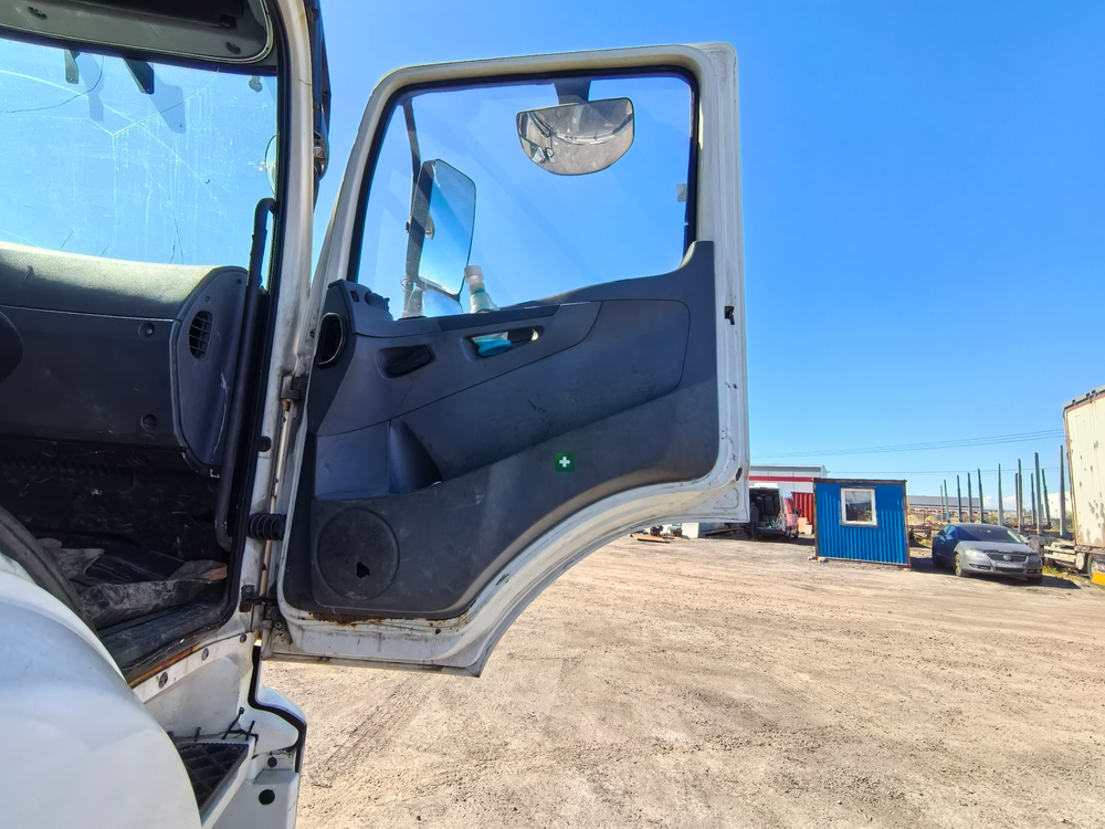 КамАЗ 5490 4x2 Седельный тягач 5490-022-87(S5) (Дизельный, 11,9 л, 401 л.с., МТ)