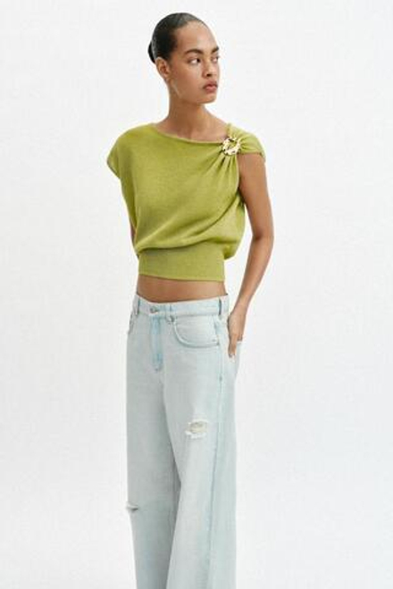 ZARA ТРИКОТАЖНЫЙ ТОП С ДЕКОРОМ, ОЛИВКОВЫЙ