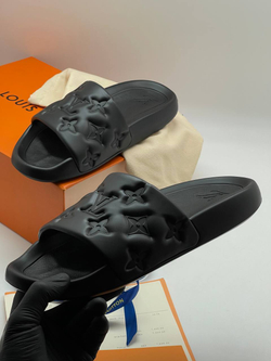 Шлепанцы Louis Vuitton